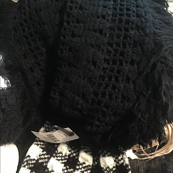 Infinity scarf beautiful fringes. Never worn - Picture 12 of 16